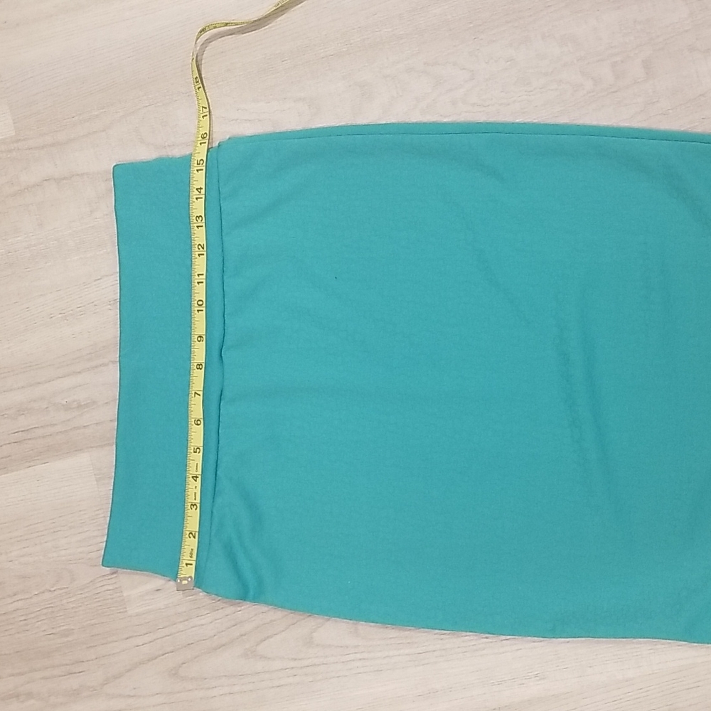 Still Available  LulaRoe Cassie skirt